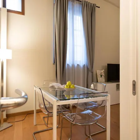 Appartamento Near River, Relax And Design Behind The Tower